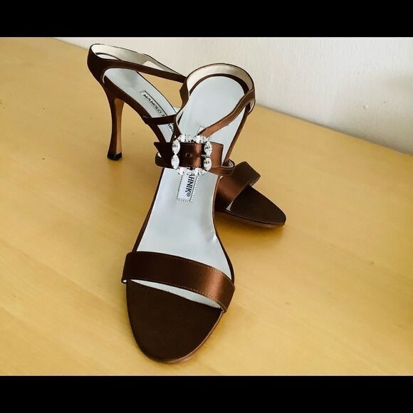 MANOLO BLAHNIK CHRYSTAL EMBELLISHED SLIDES  HEELS NWT - Picture 2 of 6